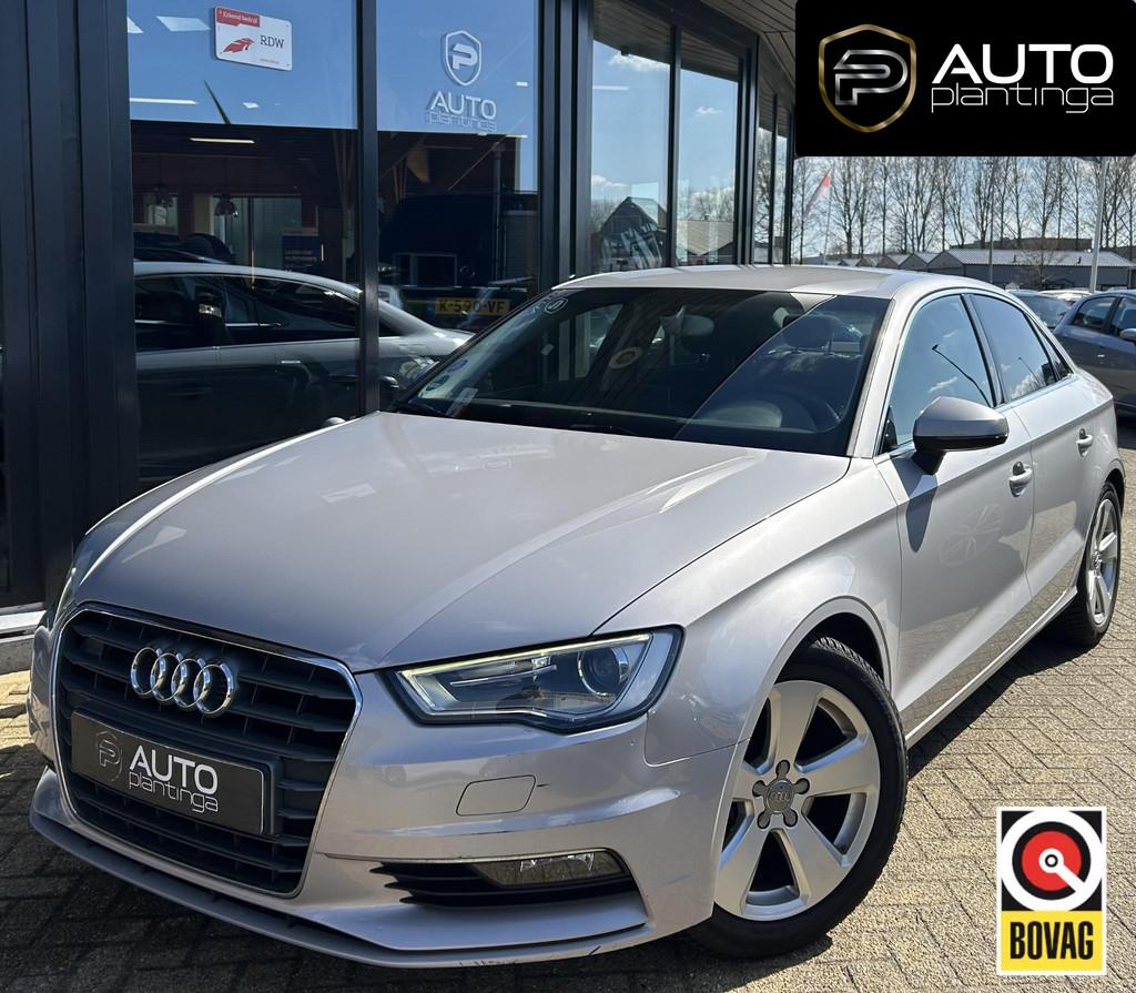 Audi A3 Limousine 1.4 TFSI CoD Ambition Pro Line S 140PK | Z, Gebruikt, Euro 6, 4 cilinders, Leder en Stof