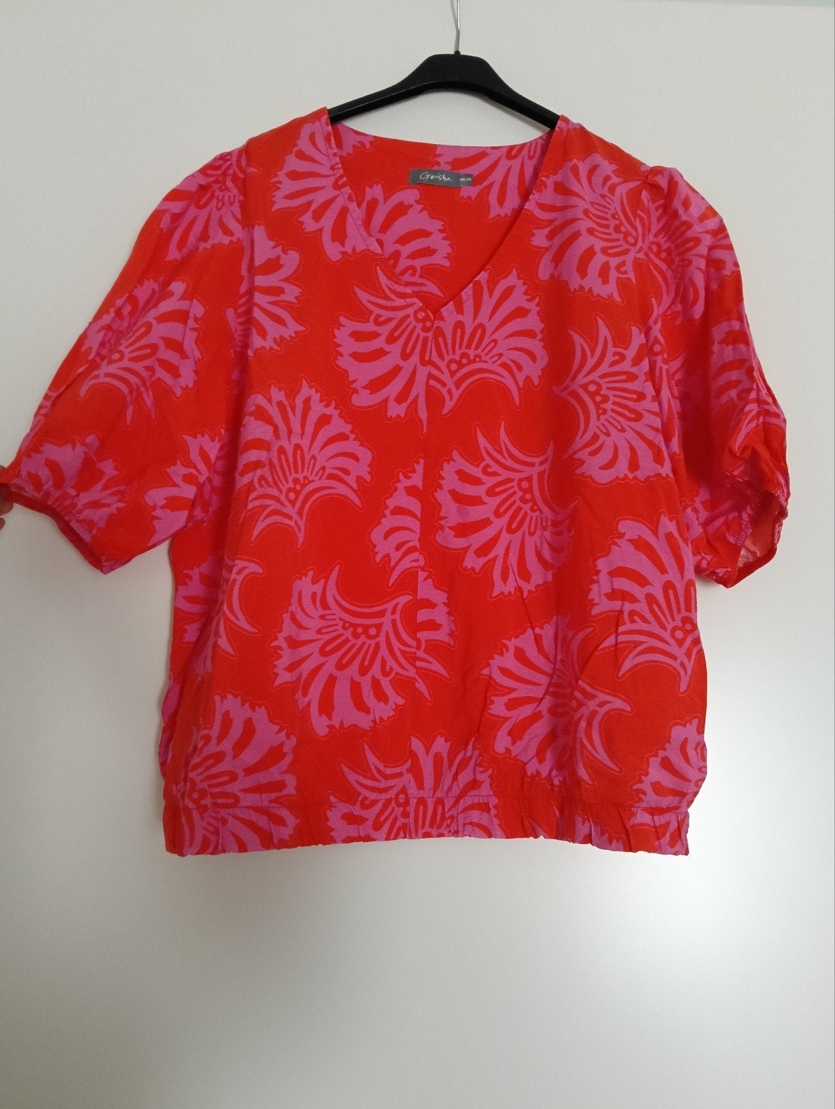 Geisha blouse rood/roze bloemenprint V-hals korte mouw, Geisha, Maat 46/48 (XL) of groter, Ophalen of Verzenden, Zo goed als nieuw