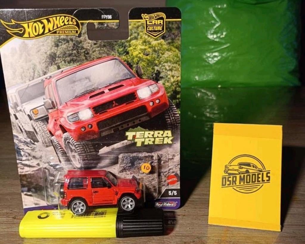1:64 Mitsubishi Pajero Evolution van HotWheels Car Culture, S, Auto, R, Nieuw