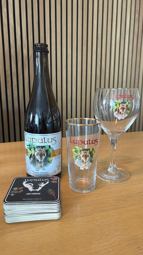 Lupulus bierpakket: fles, glazen en viltjes, Verzamelen, Biermerken, Ophalen, Nieuw, Overige typen, Overige merken