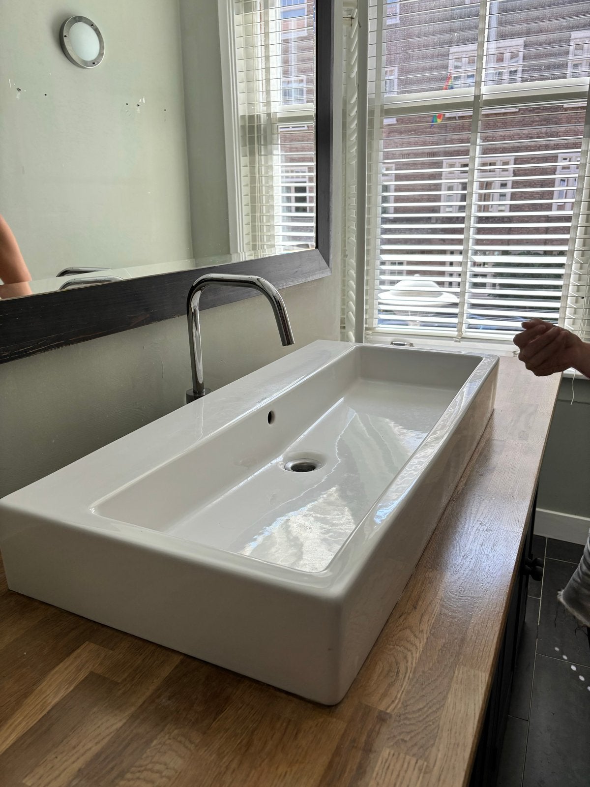 Moderne Witte Wastafel met Kraan, Doe-het-zelf en Verbouw, Sanitair, Ophalen, Zo goed als nieuw, Chroom, Wastafel