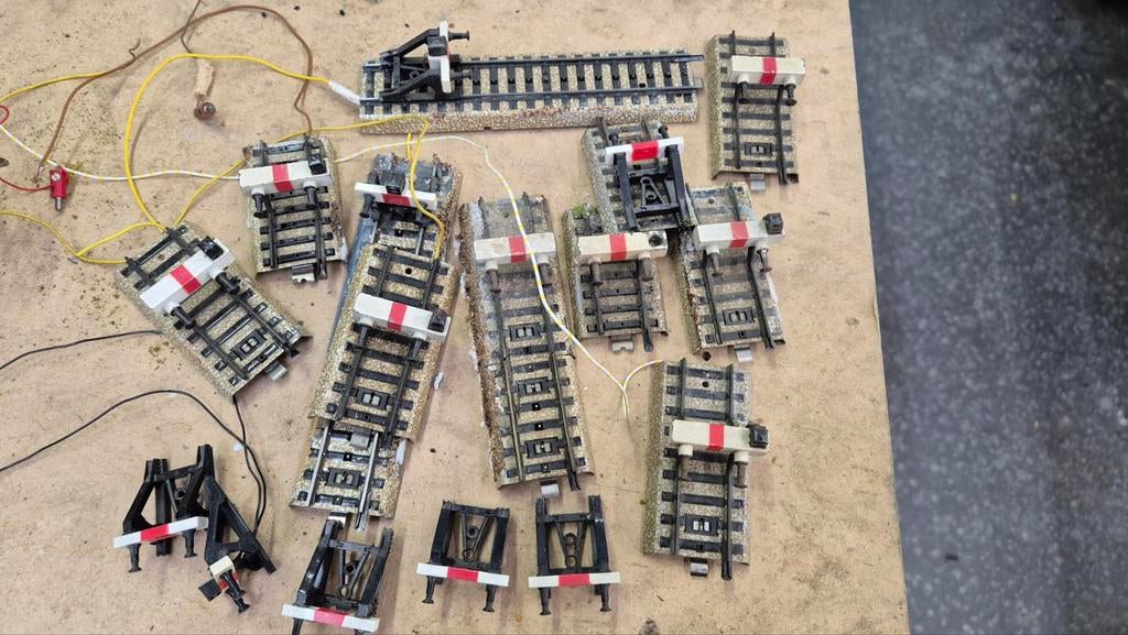 16 stootblokken voor Märklin HO, Hobby en Vrije tijd, Ophalen of Verzenden, Wisselstroom, Rails, Märklin