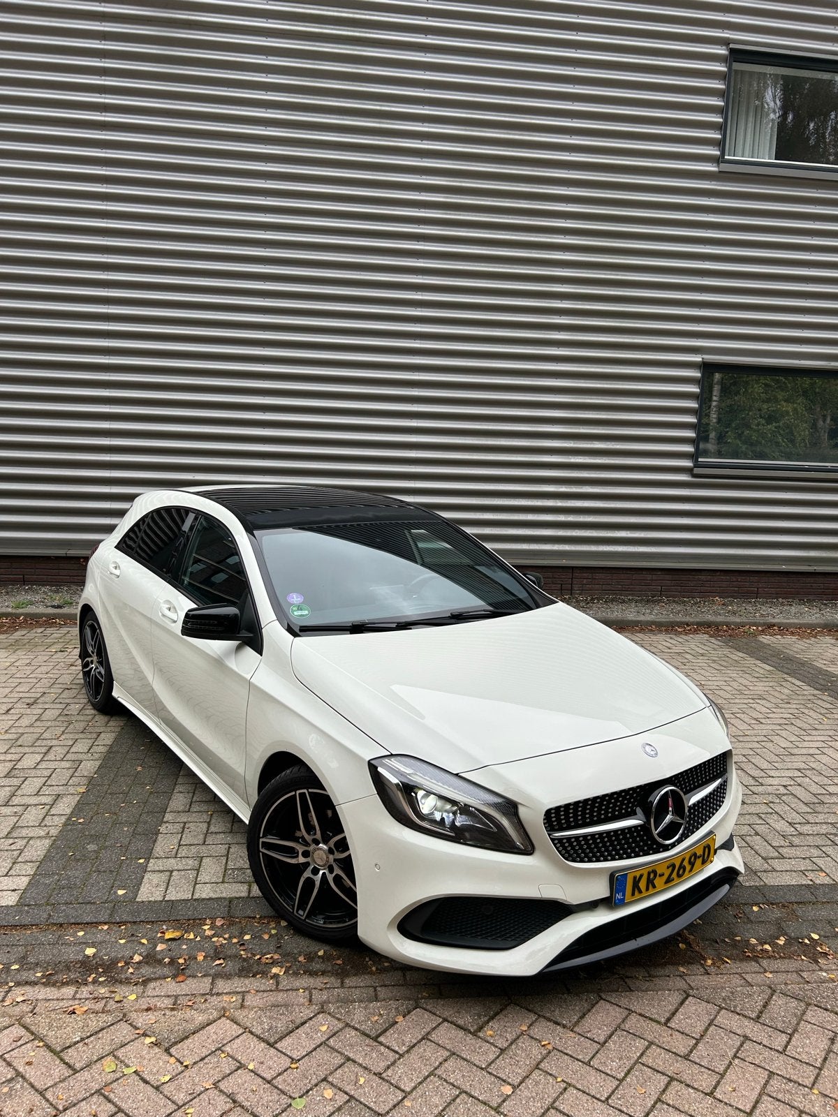 Mercedes-Benz A-Klasse A180 AMG NIGHT PANORAMADAK CARPLAY, Auto's, 1295 kg, 4 cilinders, 1200 kg, 19 km/l