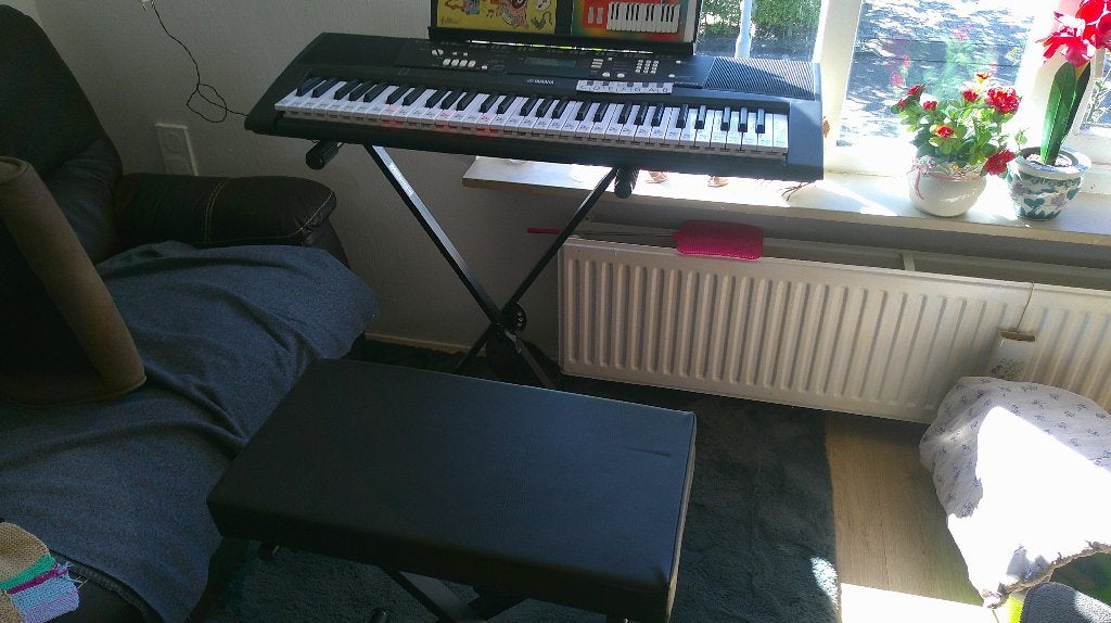 YAMAHA DIGITAL KEY BOARD EZ-220, Ophalen, 61 toetsen, Yamaha, Zo goed als nieuw