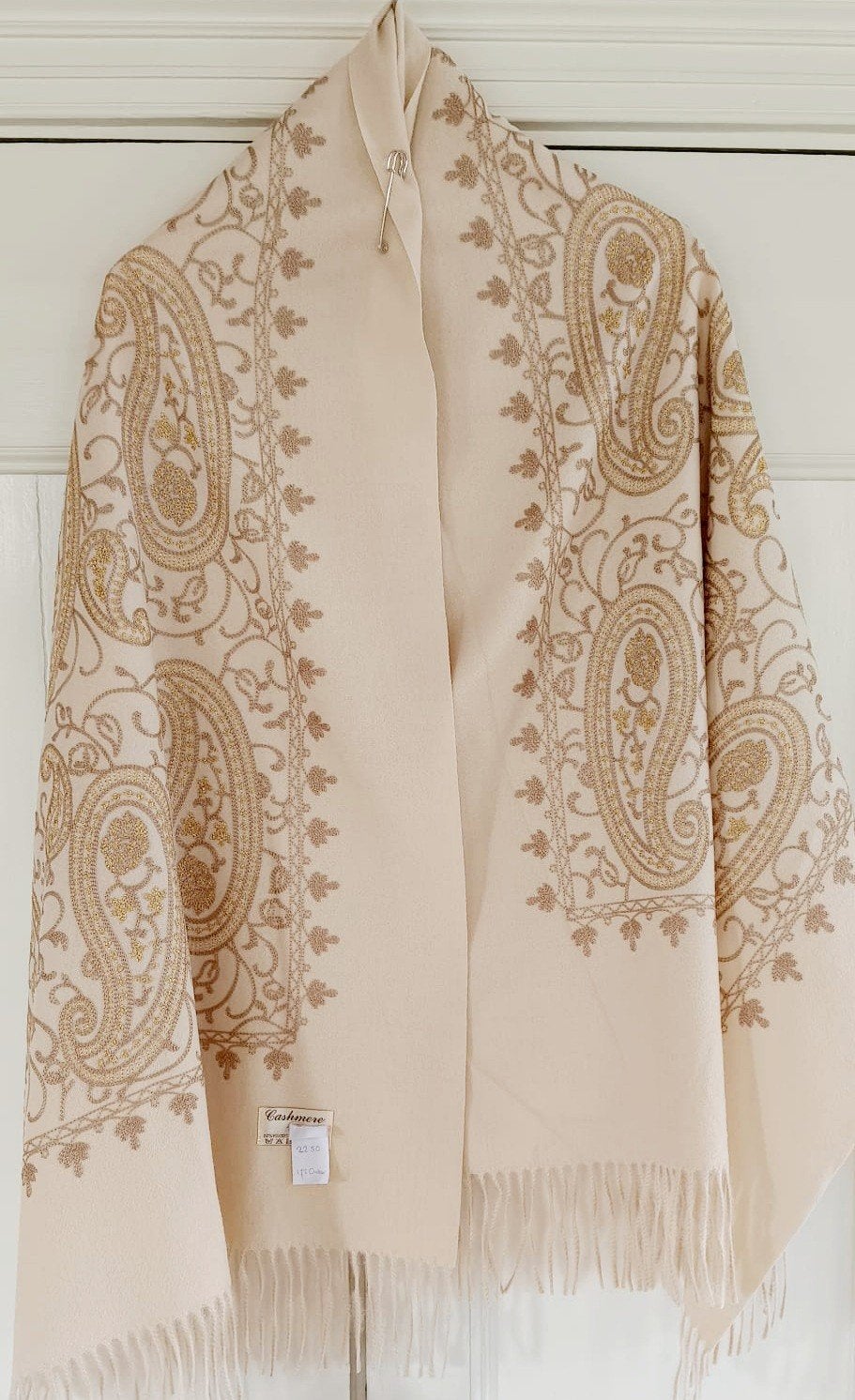 nieuwe aparte royale sjaal beige met borduursels, Ophalen of Verzenden, Nieuw, Maat 38/40 (M), Beige