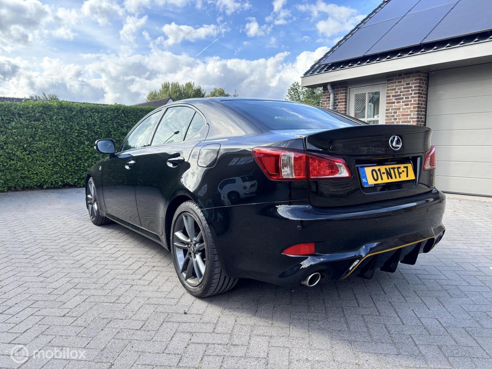 Foto 3 van Lexus IS 250 F-Sport Line Unieke Uitvoering