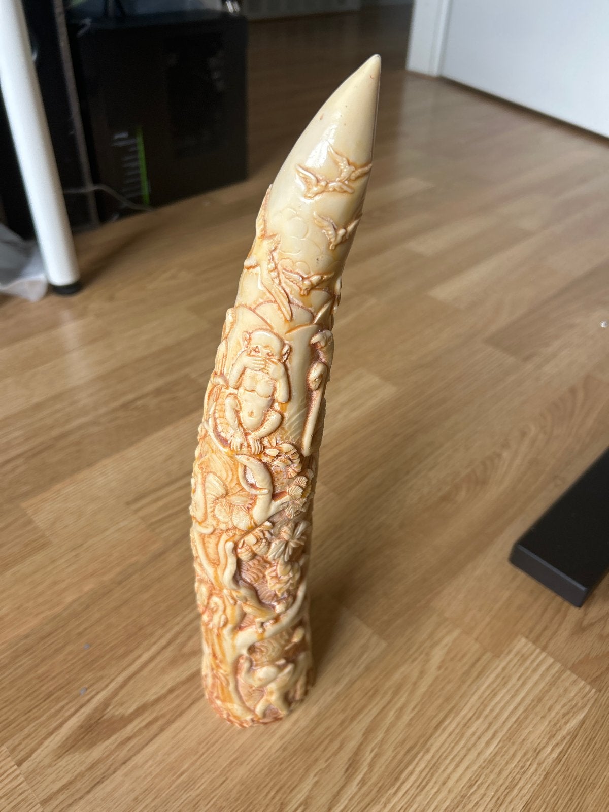 38 cm sculptuur van hars in de vorm van slagtand, Ophalen of Verzenden