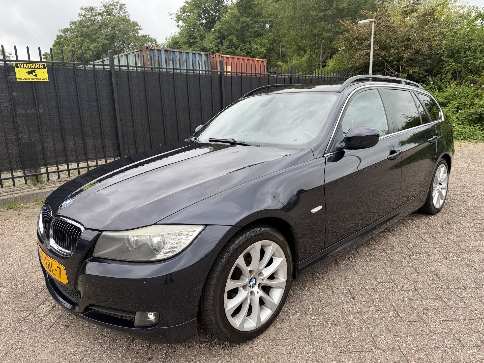 BMW 3 Serie Touring 325i Autom/Tiptr Business Line Navi/Clim, Auto's, Automaat, 745 kg, Gebruikt, Blauw