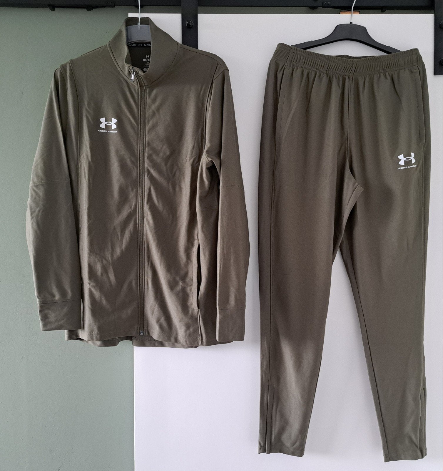 Nieuw Under Armour TRAININGSPAK (tracksuit) maat M, Maat 48/50 (M), Under Armour, Nieuw, Ophalen of Verzenden