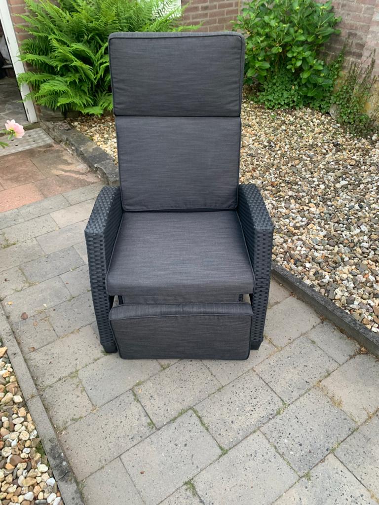 Verstelbare Wicker Tuinstoel met Voetensteun en Kussens, Ophalen, Zo goed als nieuw, Wicker, Verstelbaar