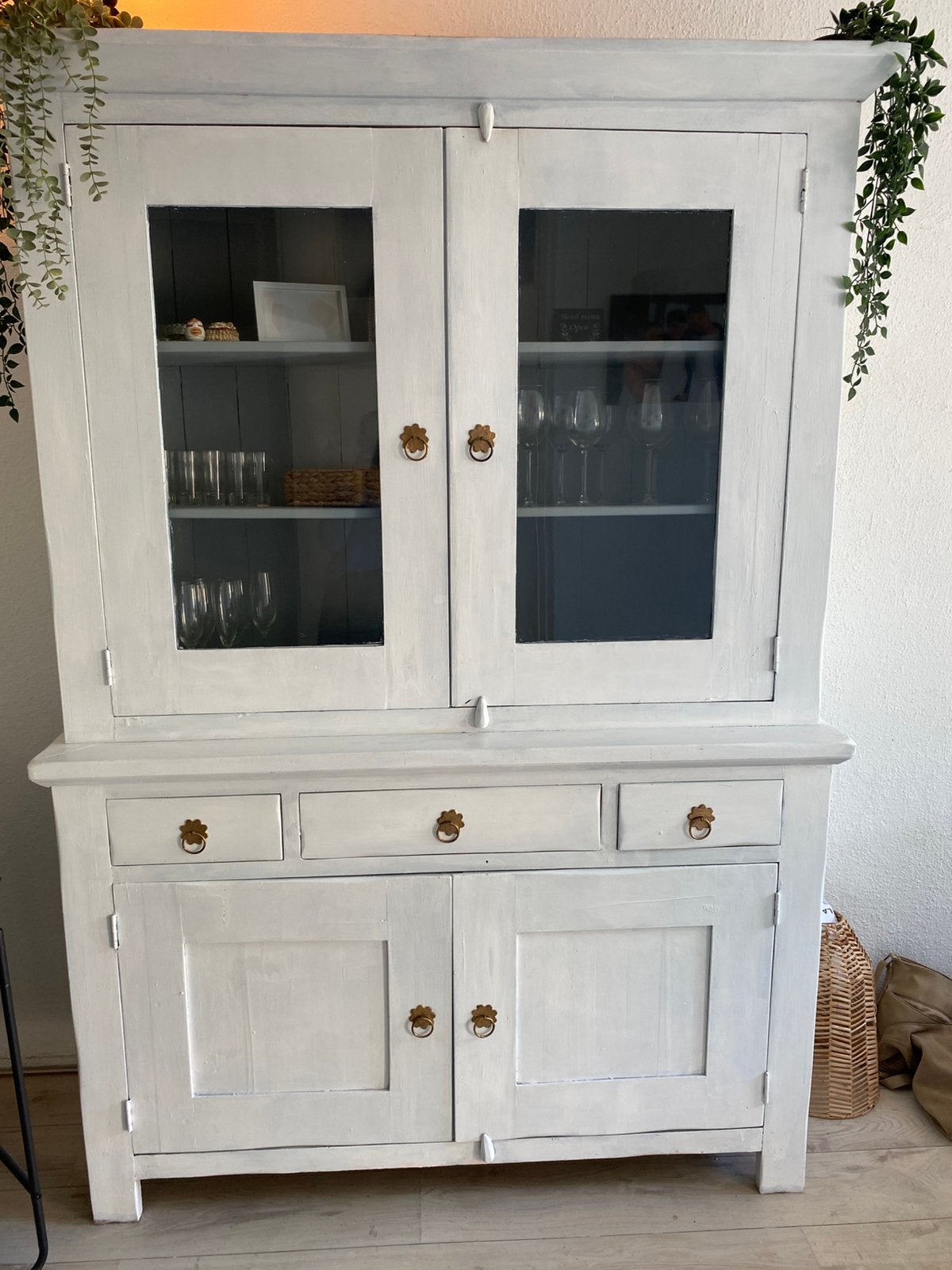 GRATIS: Stoere geverfde kast wit (in 2 delen te vervoeren), Ophalen, Gebruikt, 100 tot 150 cm, 200 cm of meer