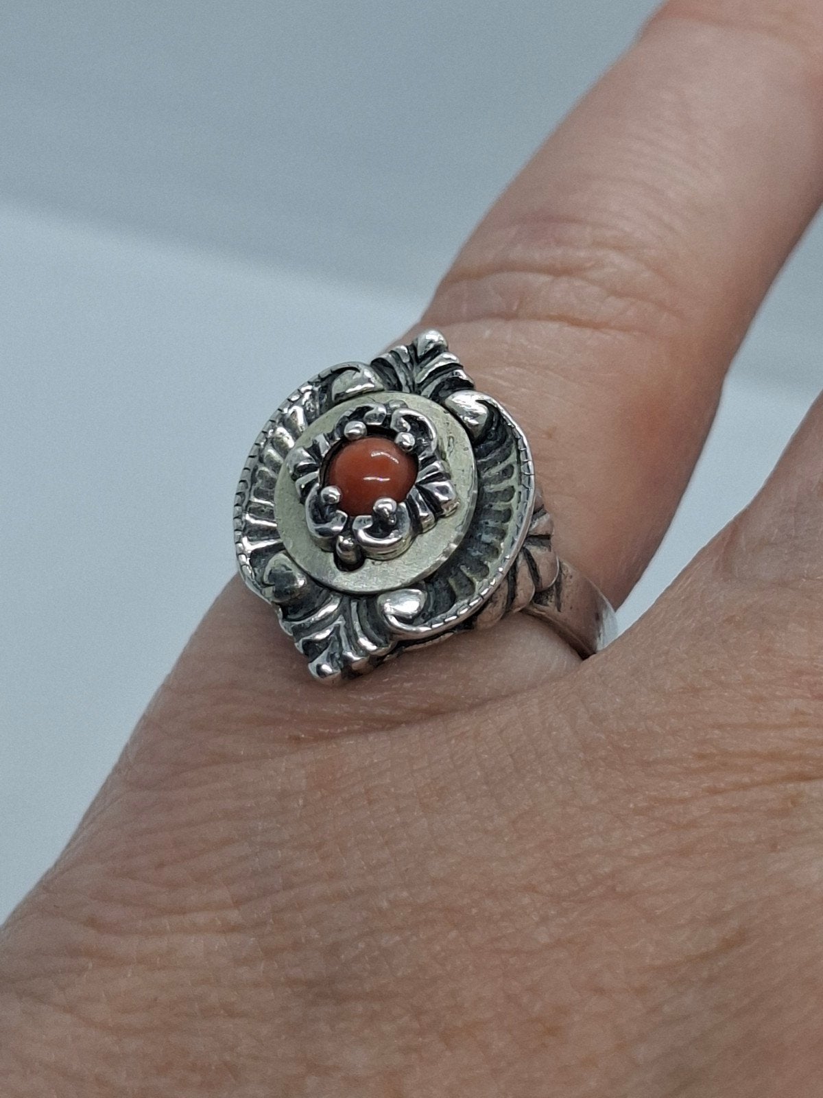 Vintage Zilveren Ring met Bloedkoraal - Maat 53 (835), Sieraden, Tassen en Uiterlijk, Ophalen of Verzenden, 17 tot 18, Met edelsteen