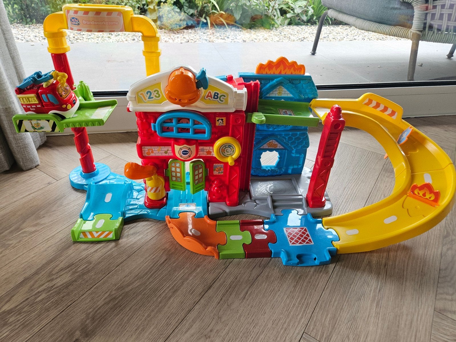 VTech Toet Toet Auto's Brandweerkazerne en meer, Ophalen, Zo goed als nieuw
