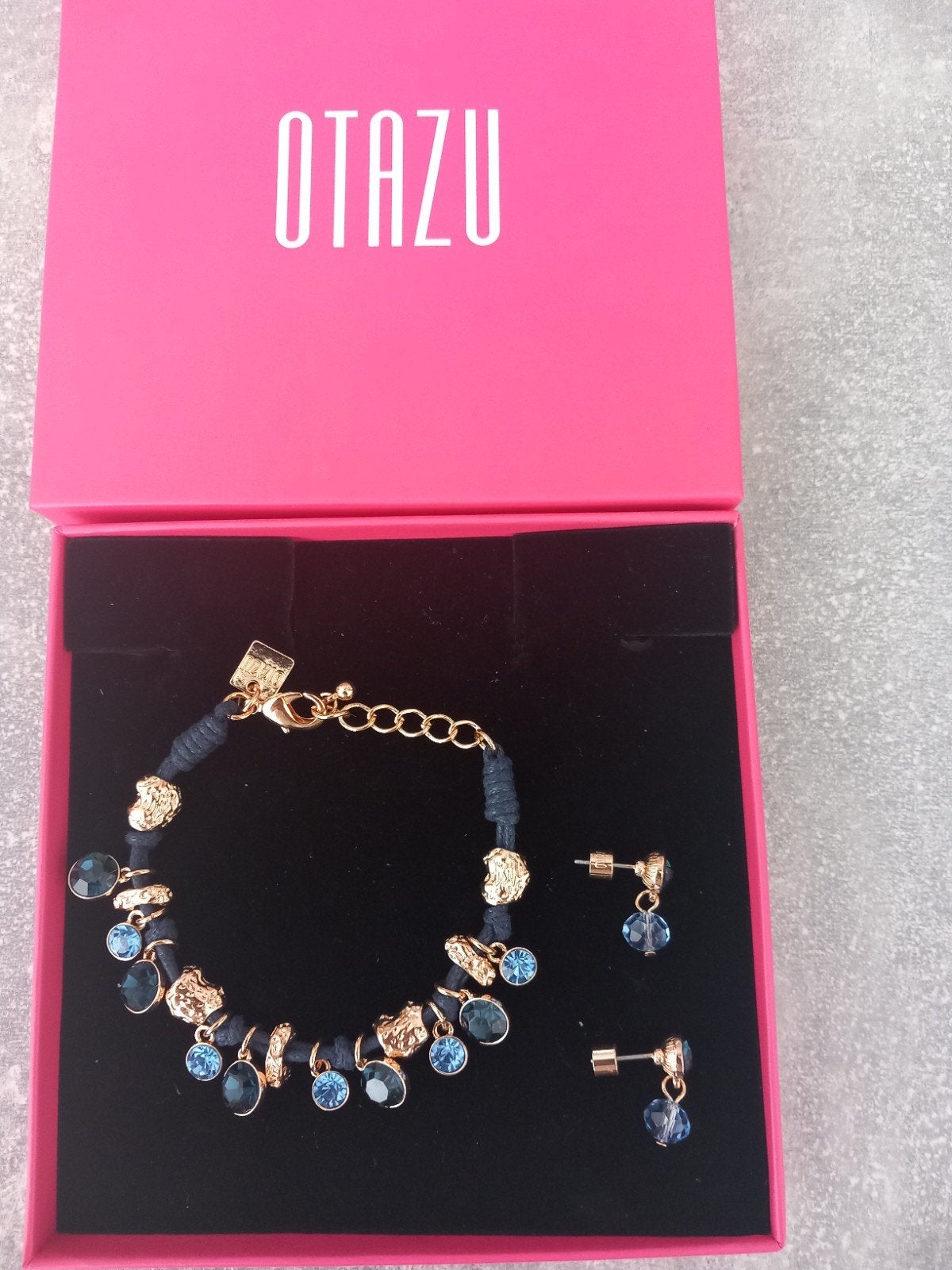 Otazu Classic Blue Crystal Armband en Oorbellen Set, Overige materialen, Blauw, Nieuw, Met bedels of kralen