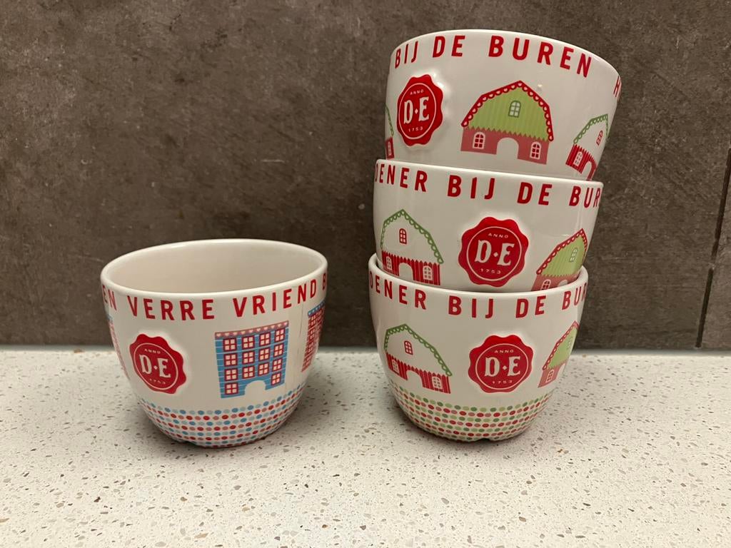 4 Douwe Egberts kopjes / mokjes burendag, Gebruikt, Ophalen of Verzenden, Overige stijlen, Kop(pen) en/of Schotel(s)