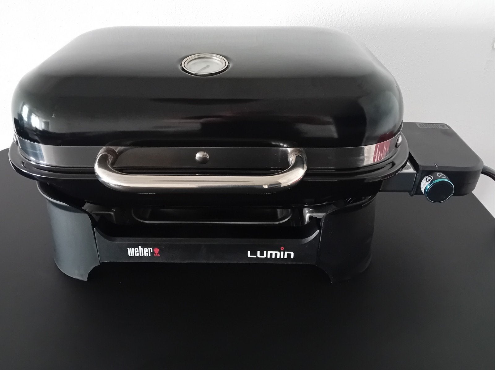 WEBER Lumin Compact BBQ

in Nieuwstaat!, Ophalen, Zo goed als nieuw