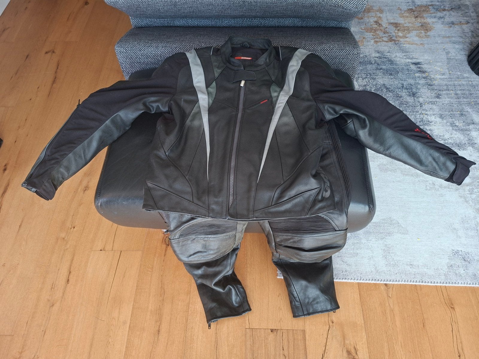 Leren motorpak (Grid jas mt 52 +Louis broek maat L) - Zwart, Ophalen of Verzenden