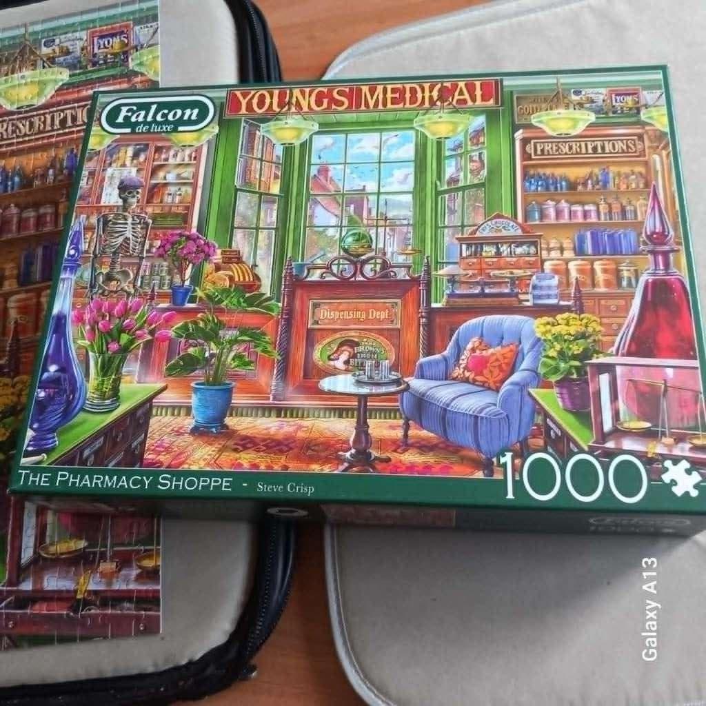 Falcon puzzel 1000 stukjes nostalgisch apotheker, Ophalen of Verzenden, 500 t/m 1500 stukjes, Zo goed als nieuw, Legpuzzel
