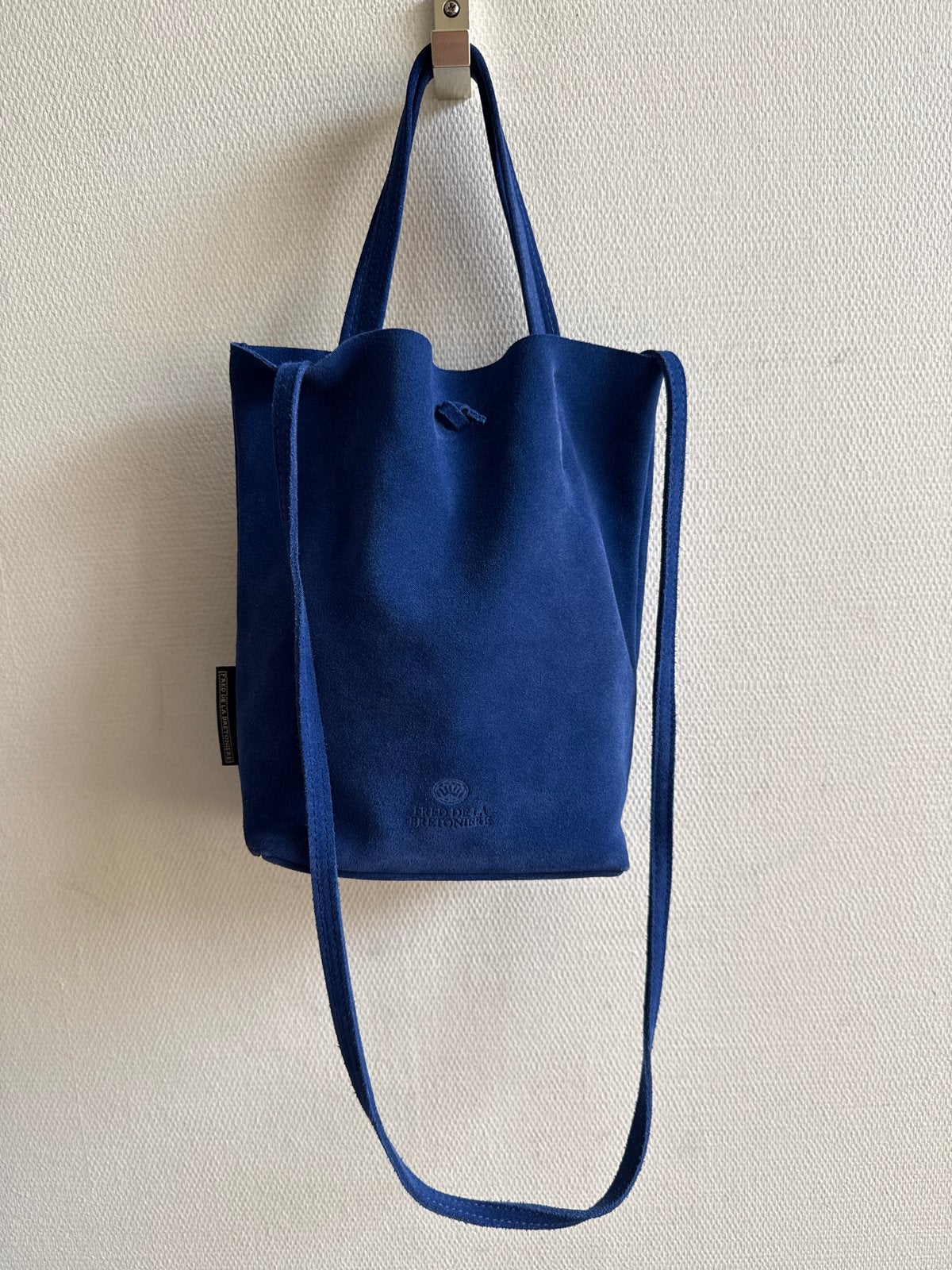 Fred de la Bretoniere suède tasje - Kobaltblauw, Ophalen of Verzenden, Zo goed als nieuw, Blauw, Schoudertasje