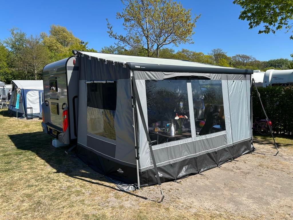 Zwarte Thule Omnistore 6300 4.00m x 2.50m incl wanden etc, Caravans en Kamperen, Ophalen, Gebruikt, Polyester, Thule