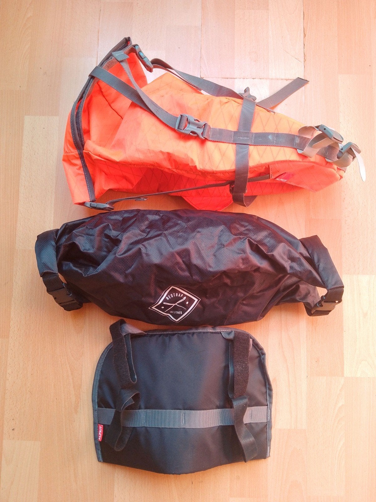Alpkit 15L Zadeltas + Stuur Harnas & Restrap 14L Stuffsak, Ophalen of Verzenden, Gebruikt