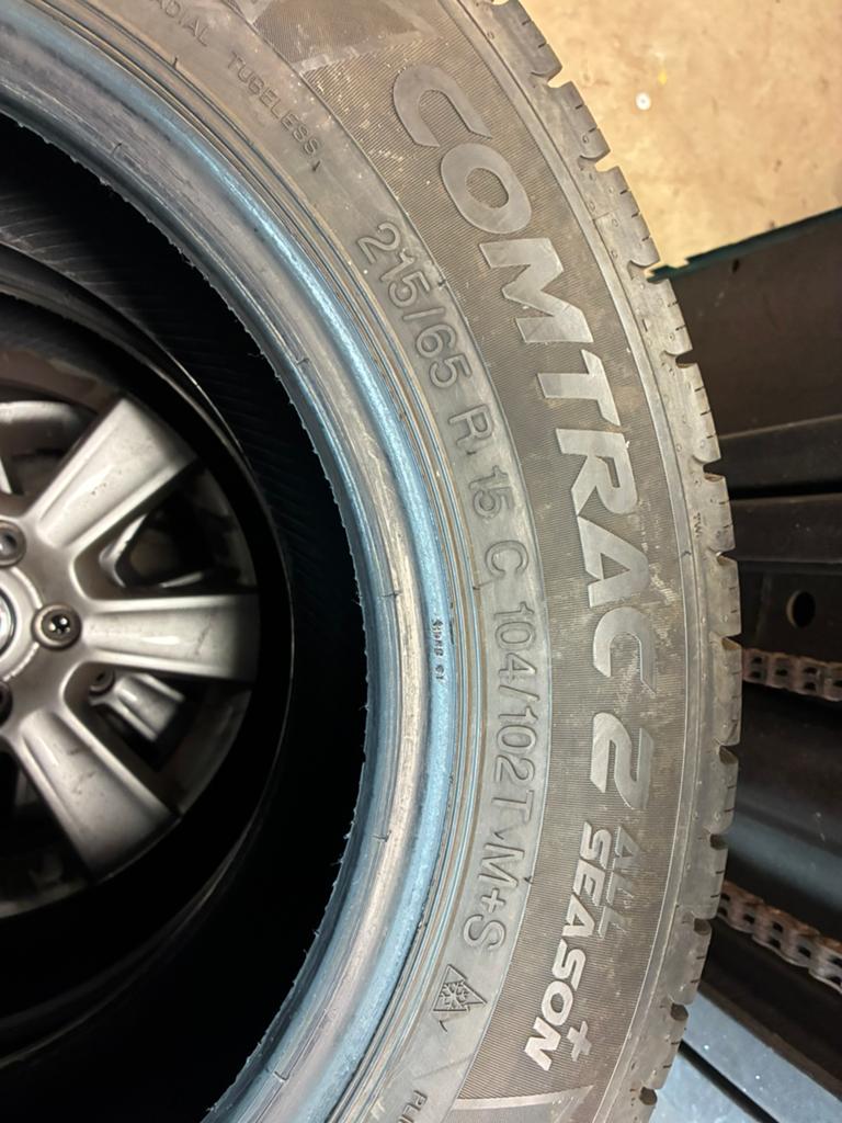 Tekoop set van 4 all season Banden 215/65 R15 850 kg, Ophalen of Verzenden, Zo goed als nieuw