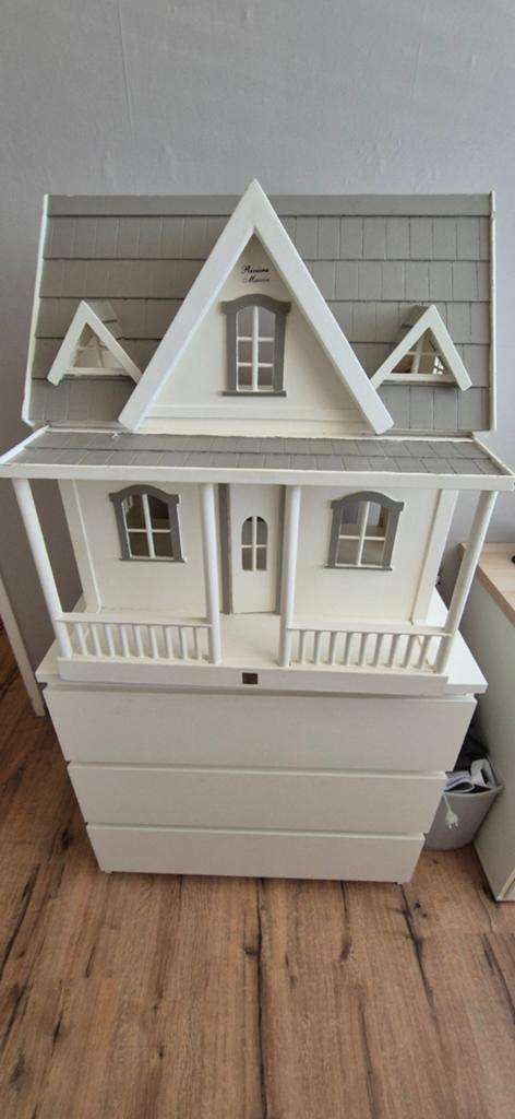 RM poppenhuis., Verzamelen, Poppenhuizen en Toebehoren, Ophalen, Zo goed als nieuw, Poppenhuis