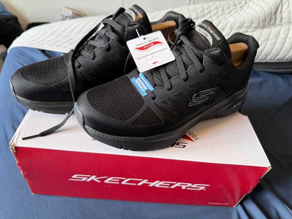 Skechers arch fit maat 43 nieuw in doos, Zwart, Nieuw, Ophalen of Verzenden, Sneakers of Gympen