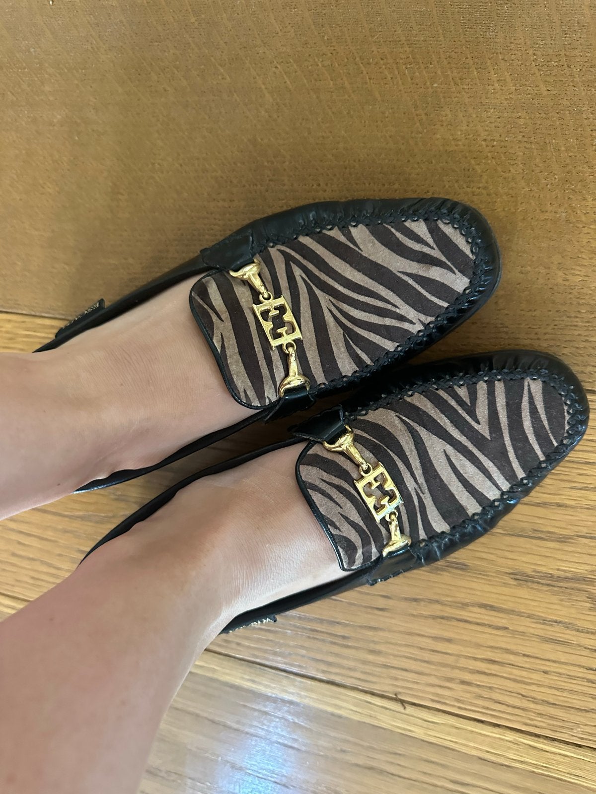 Vintage Escada loafers - Zebra print - Maat 39, Kleding | Dames, Ophalen of Verzenden, Zo goed als nieuw, Zwart, Instappers