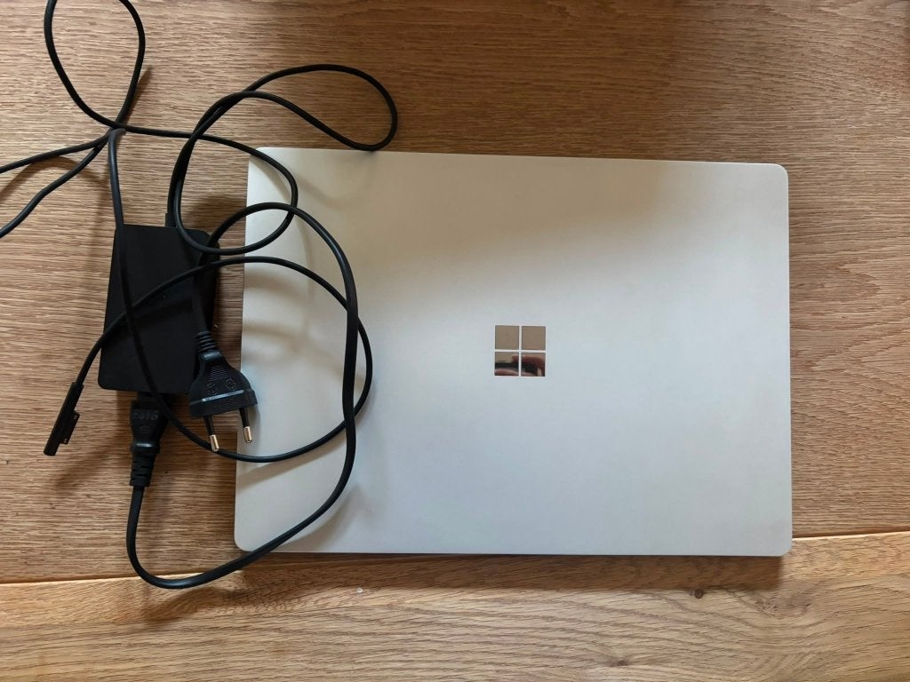 Microsoft Surface laptop Zeer goede staat - 13,5inch, Computers en Software, Windows Laptops, Ophalen, Gebruikt, 2 tot 3 Ghz, Qwerty