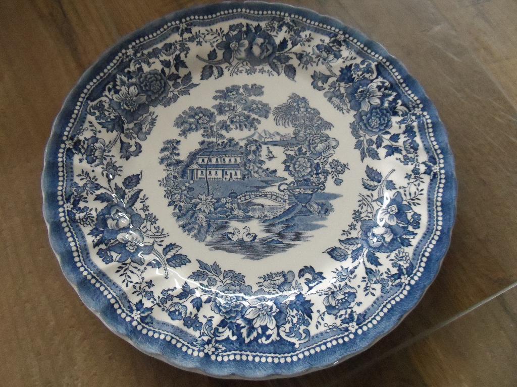 Schaal Engels servies., Ophalen of Verzenden