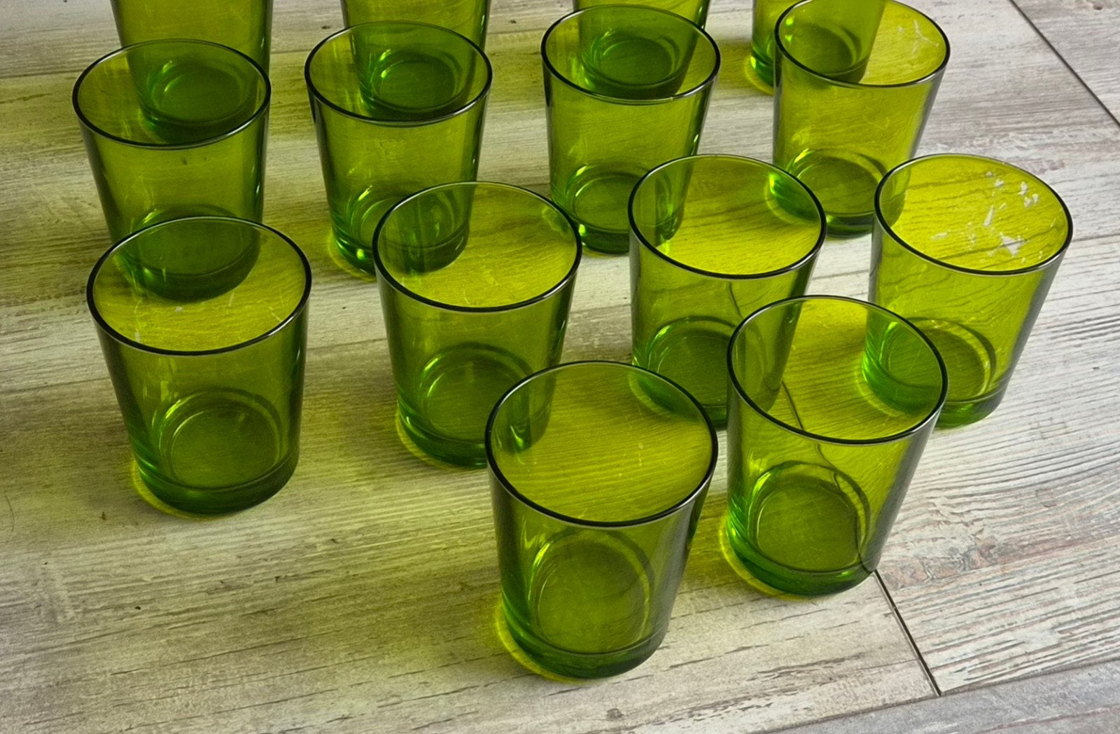 10 groene glazen, stapelbaar, Huis en Inrichting, Keuken | Servies, Ophalen, Glas, Overige stijlen, Overige typen
