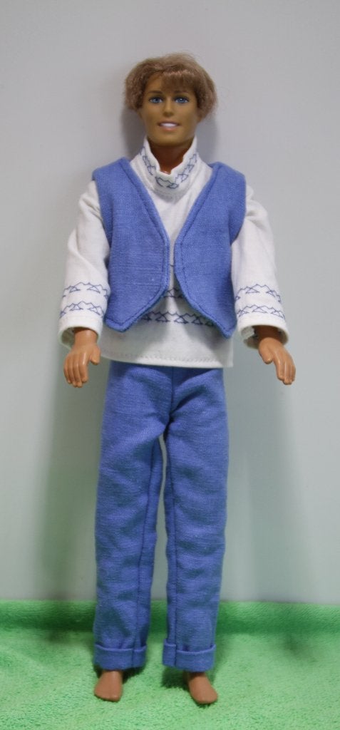 'Ken' 20: blauwe broek, mouwloos vest en geborduurd shirt, Verzenden, Nieuw, Barbie