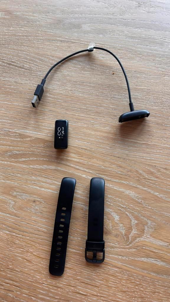 Fitbit met oplader (zonder reservebandje), Ophalen of Verzenden, Gebruikt, Zwart