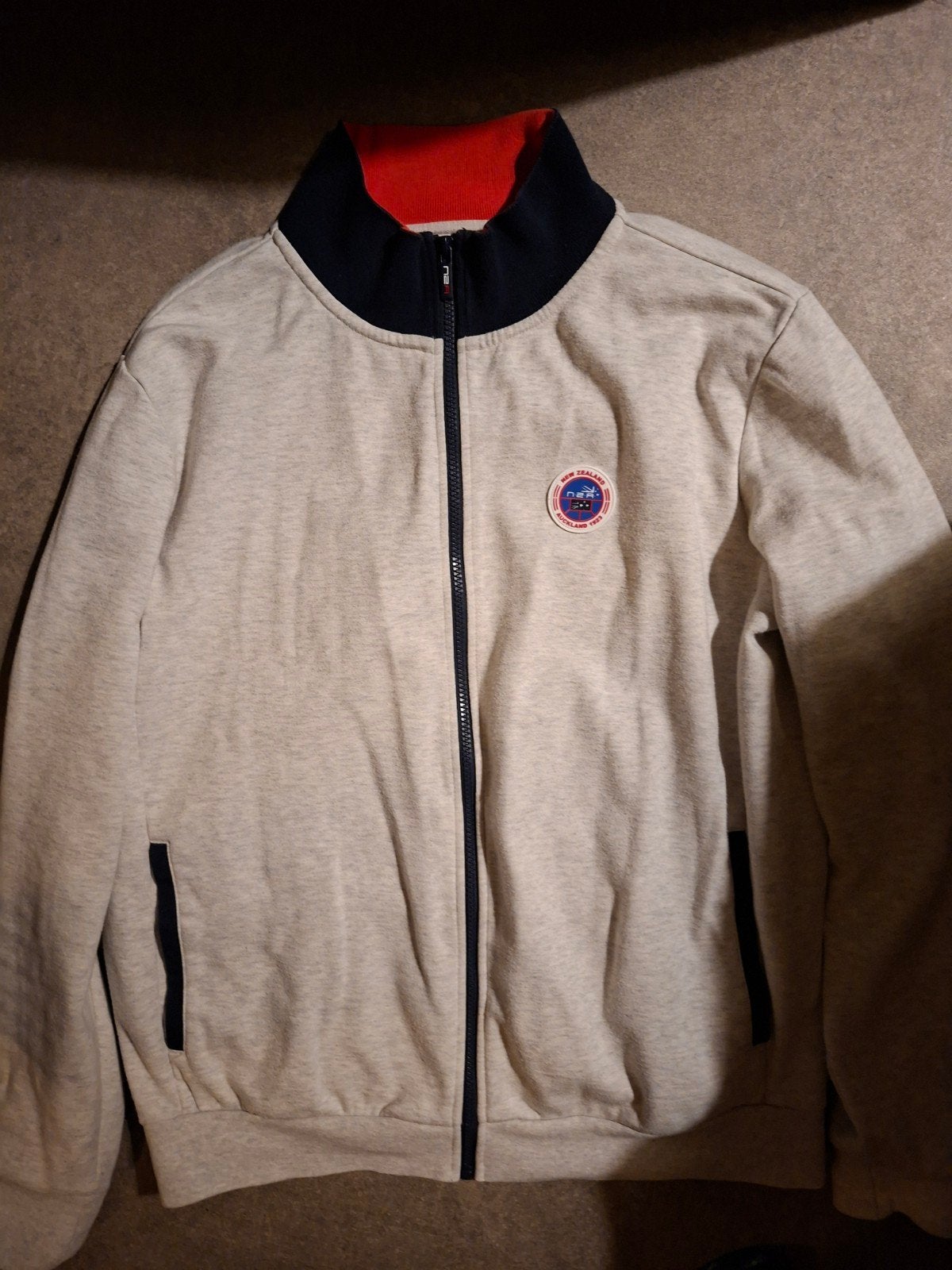 NZL Heren vest met rits - Lichtgrijs - Maat L, Maat 52/54 (L), New Zealand Auckland, Verzenden, Grijs