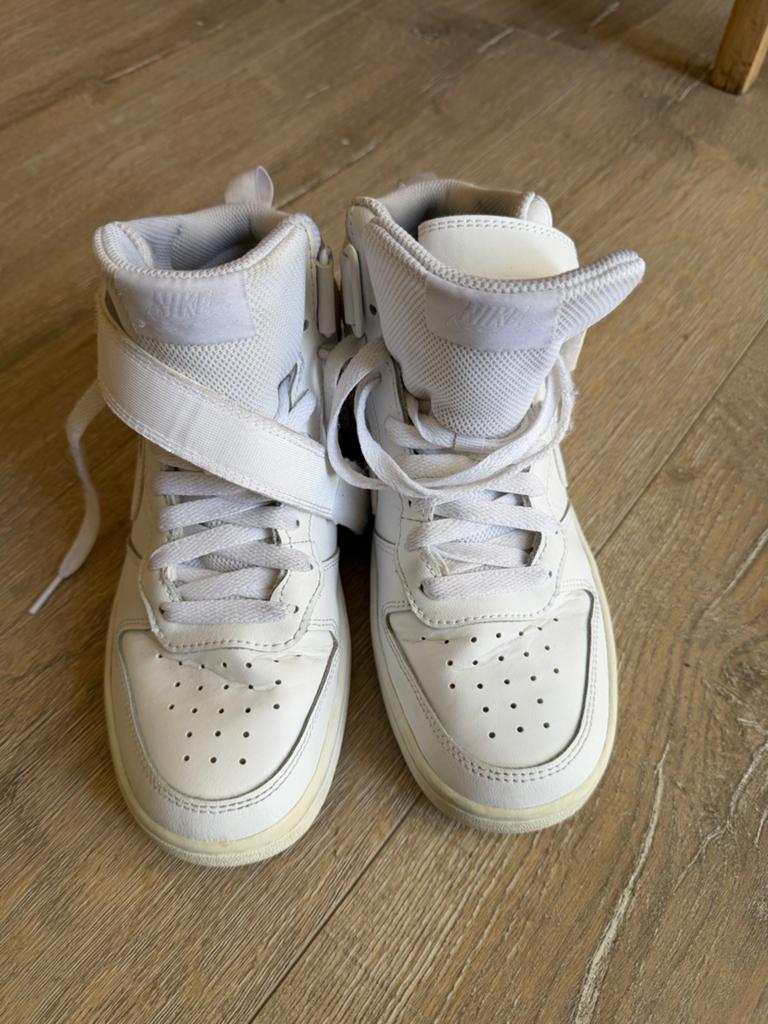 Witte Nike sneakers met klittenband - Maat 38, Wit, Nike, Ophalen of Verzenden, Sneakers of Gympen