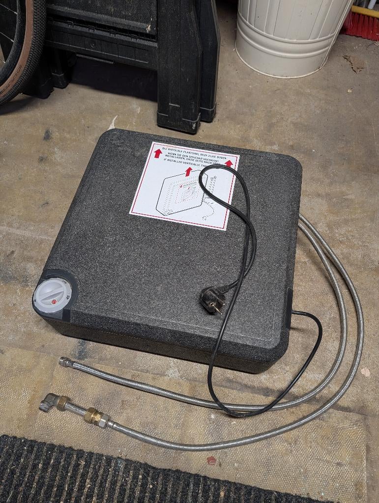 Inventum Modesto Q10 2000W 10 liter keukenboiler, Gebruikt, 6 t/m 10 jaar oud, Minder dan 20 liter, Boiler