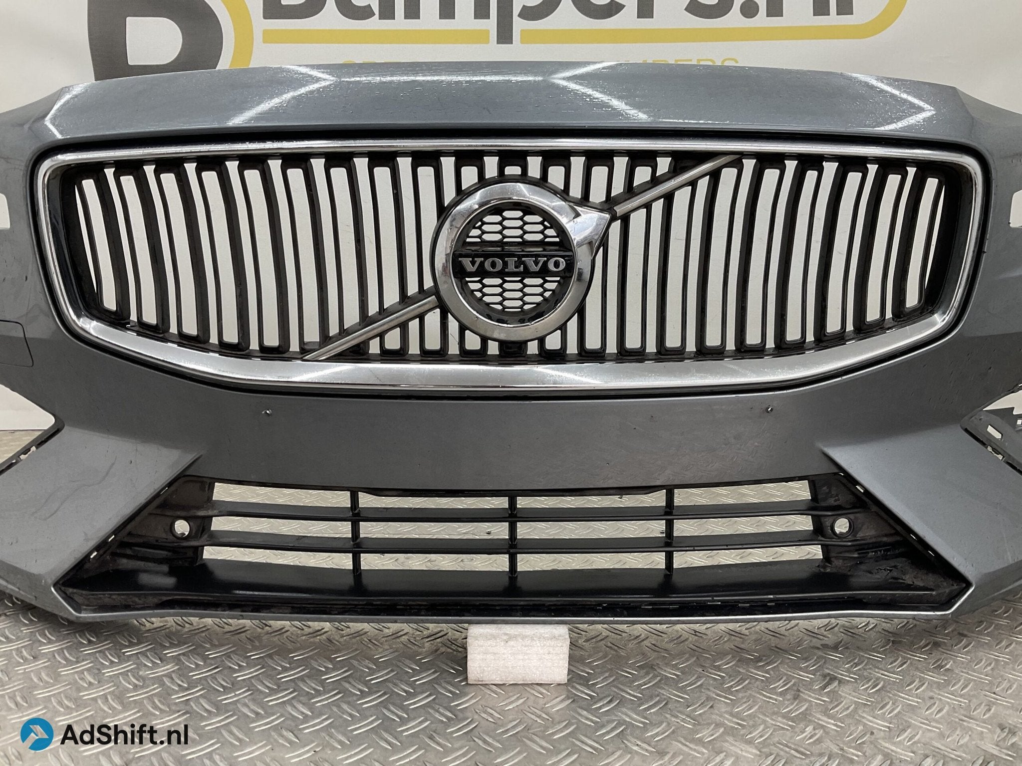Bumper Volvo S60 V60 2018-2022 31690589 Voorbumper E5-20716, Bumper