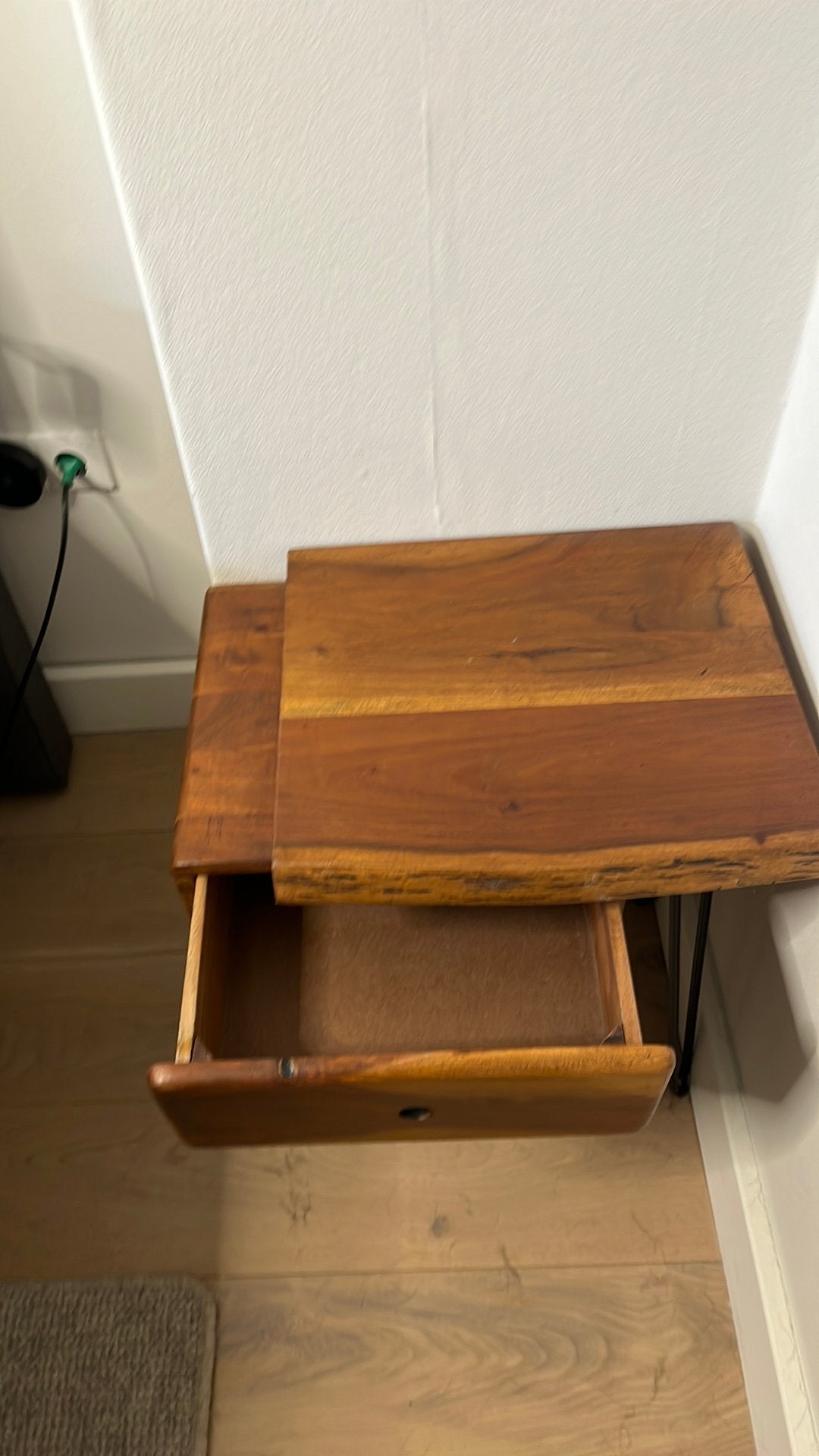 2 nachtkastjes, Huis en Inrichting, Tafels | Bijzettafels, Minder dan 55 cm, Rond, Zo goed als nieuw, Ophalen