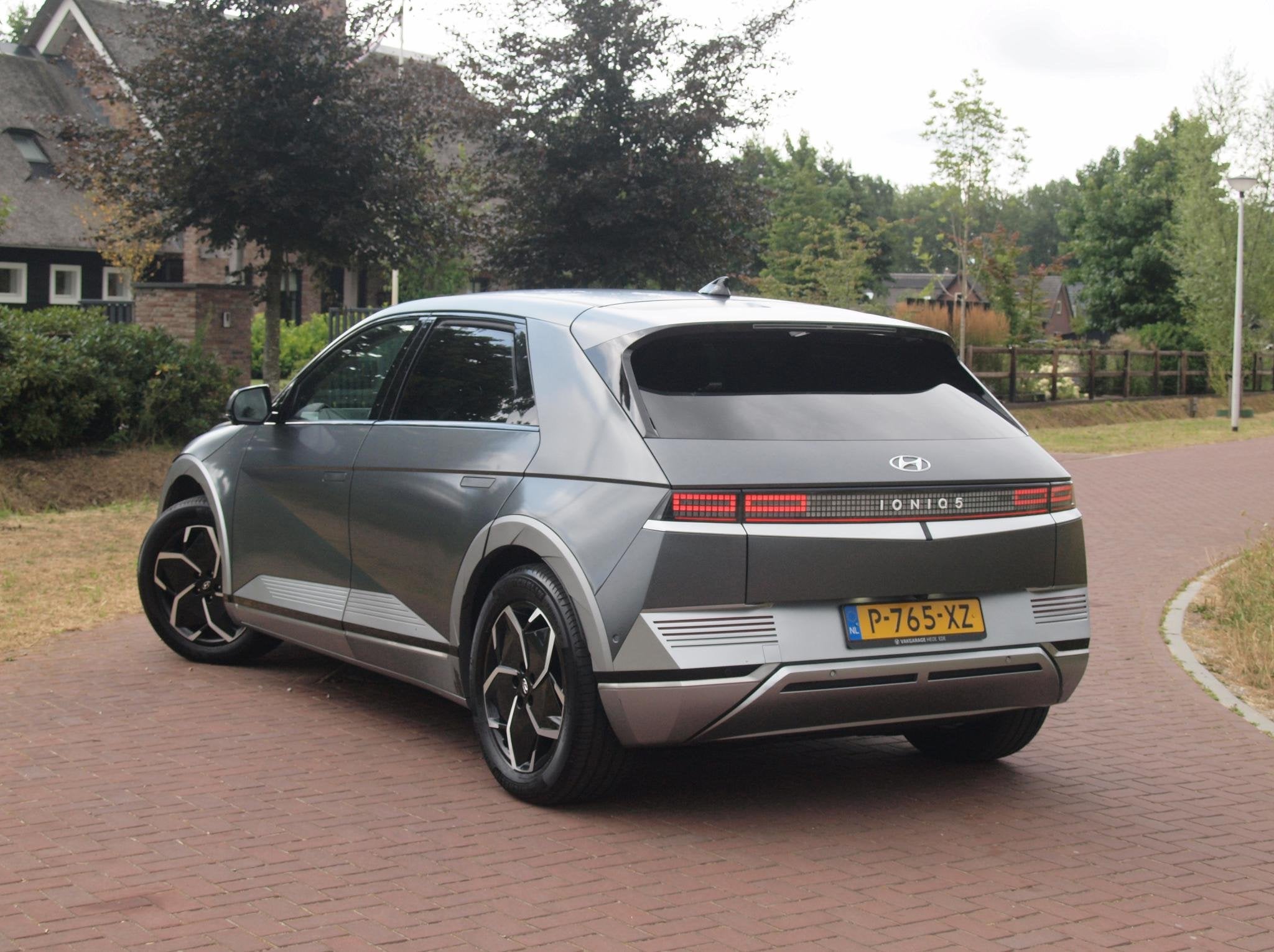 Hyundai IONIQ 5 Lounge 73kWh | Zware accu pakket | Camera |, Automaat, Achterwielaandrijving, Gebruikt, Lichtsensor