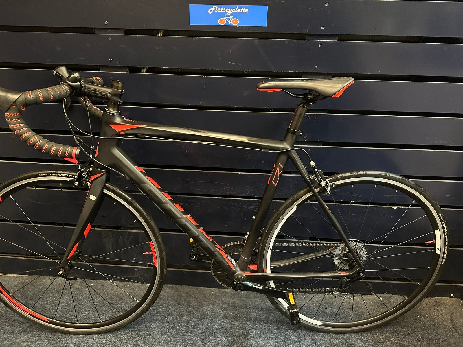 Net Scott 22V 56cm vol carbon / trek/ koga giant, 28 inch, Carbon, Zo goed als nieuw, Meer dan 20 versnellingen