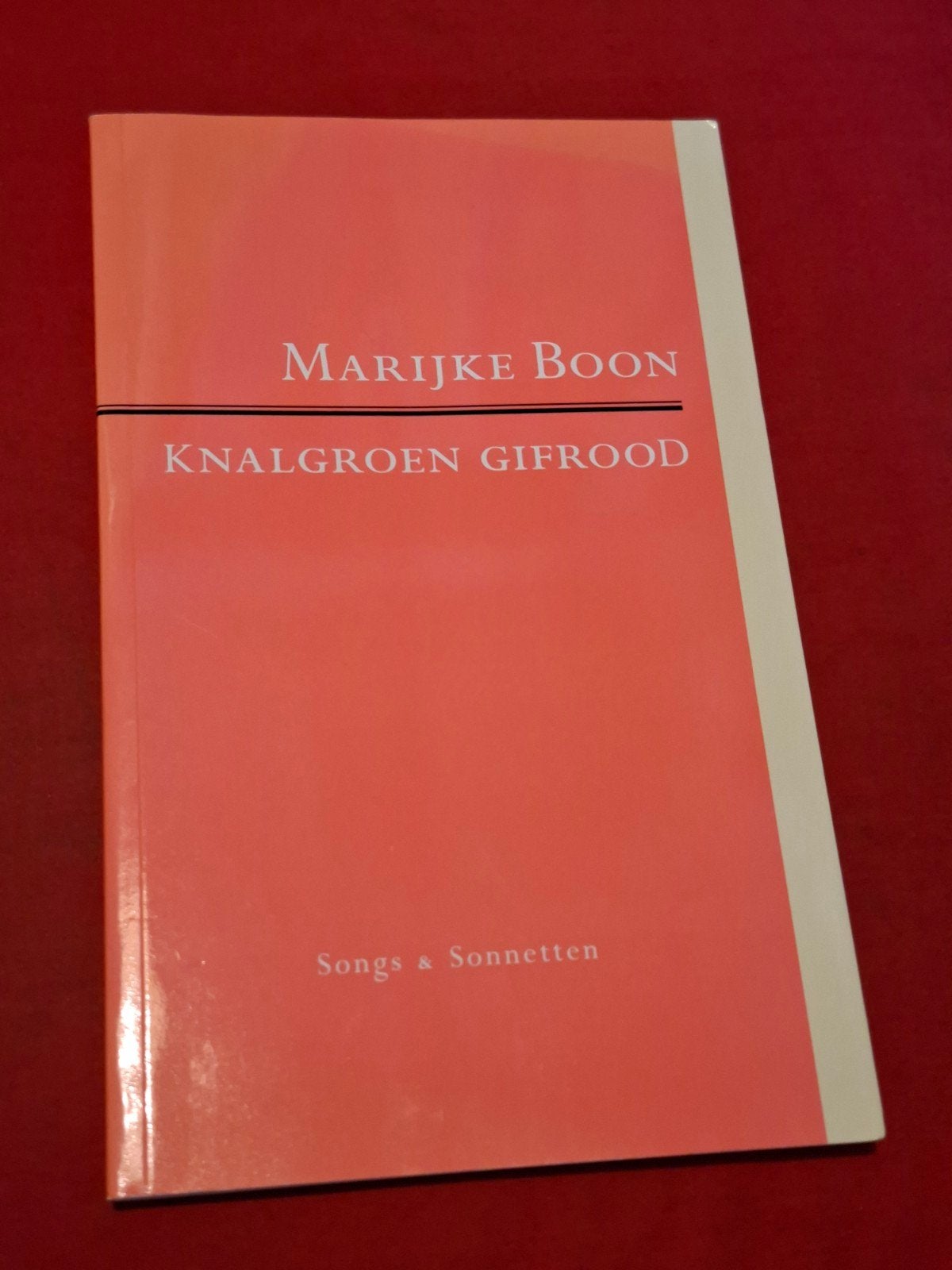GESIGNEERD Knalgroen gifrood. Marijke Boon., Boeken, Ophalen of Verzenden, Gelezen, Artiest