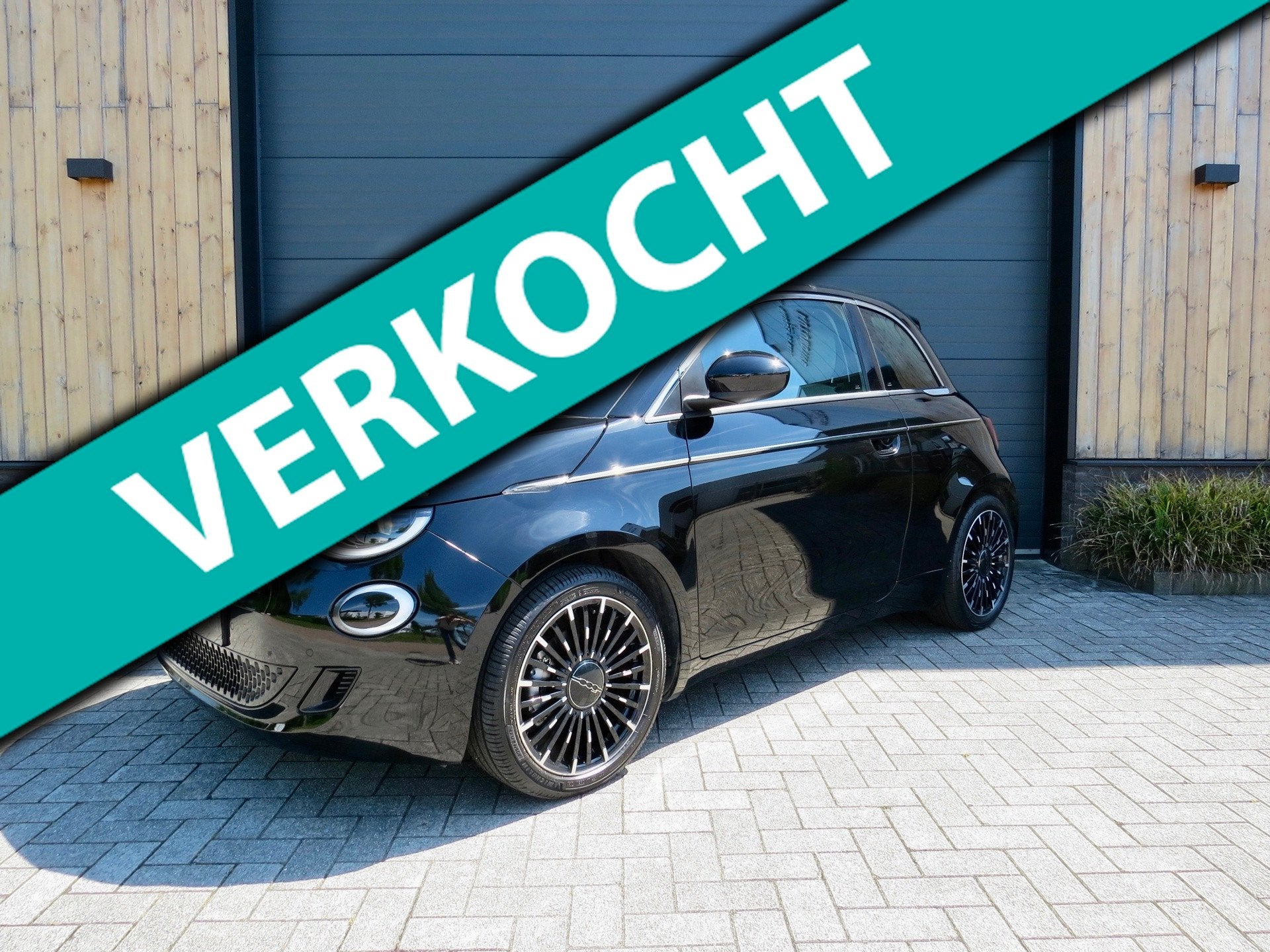 Fiat 500e 3+1 La Prima By Bocelli 42 kWh *Pano *Carplay *Jbl, Auto's, Dealer onderhouden, Gebruikt, 118 pk, 4 stoelen