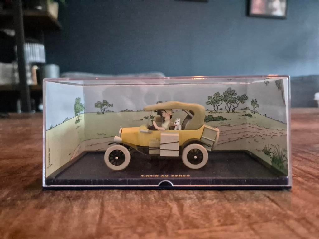 Kuifje Ford T Congo 1:24 Moulinsart met vitrine, Ophalen of Verzenden, Zo goed als nieuw, Auto, Overige merken