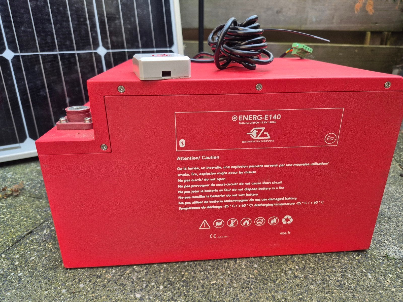 Compleet zonne-energiesysteem met omvormer en accu, Ophalen