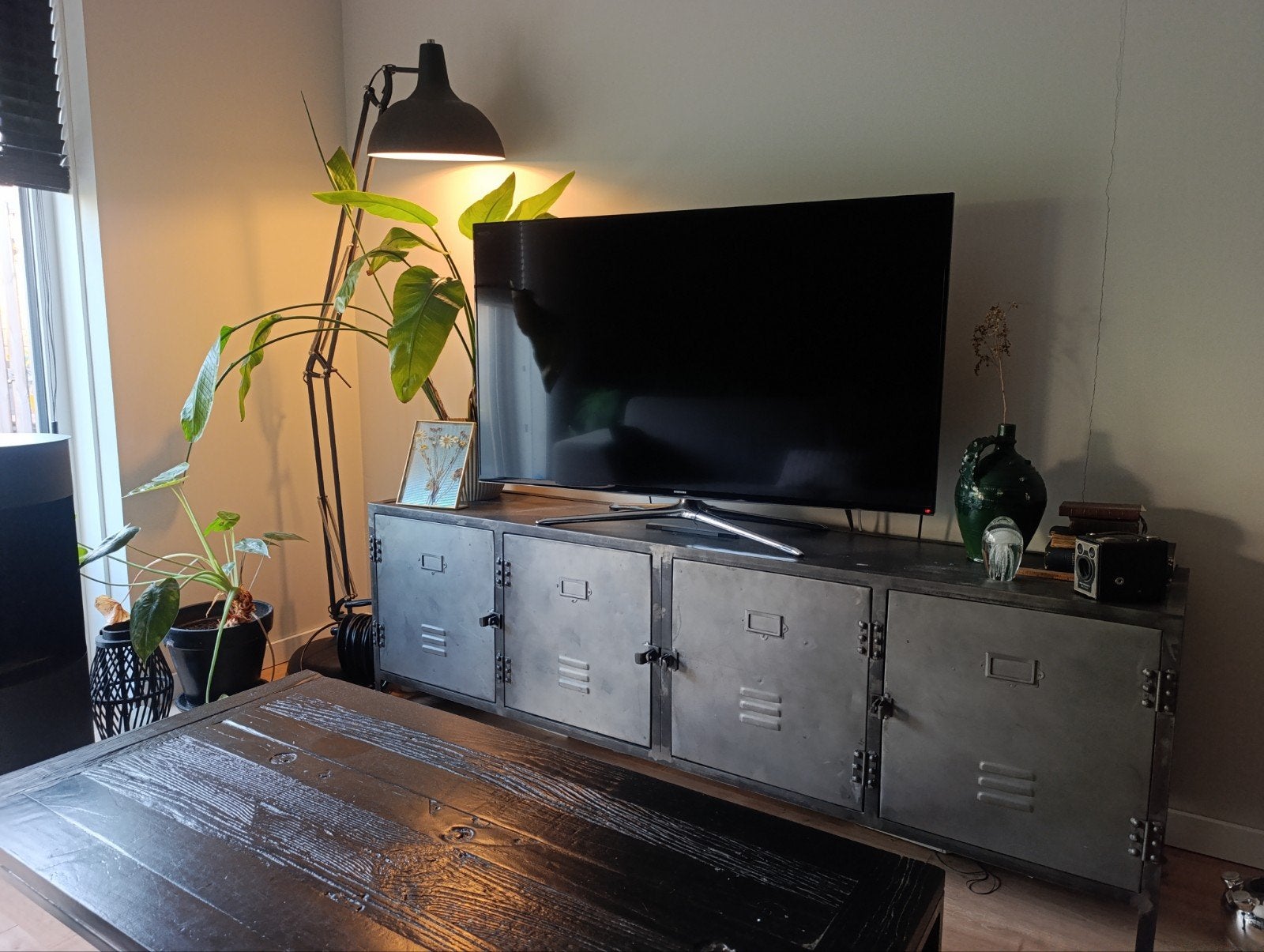 Metalen Locker TV Kast Dressoir - Industrieel Design, Huis en Inrichting, Kasten | Televisiemeubels, Ophalen