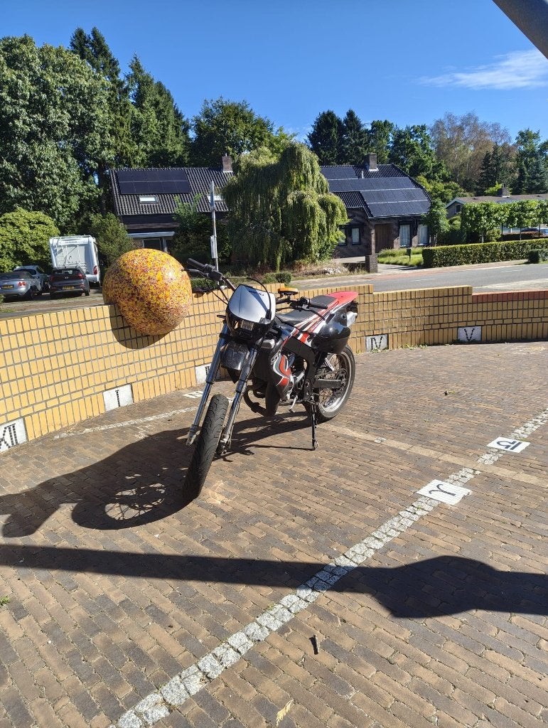 Rieju MRX 2005 – Spaakvelgen / USD / Prolink / E-start, Fietsen en Brommers, Ophalen, Gebruikt, Maximaal 45 km/u, 50 cc