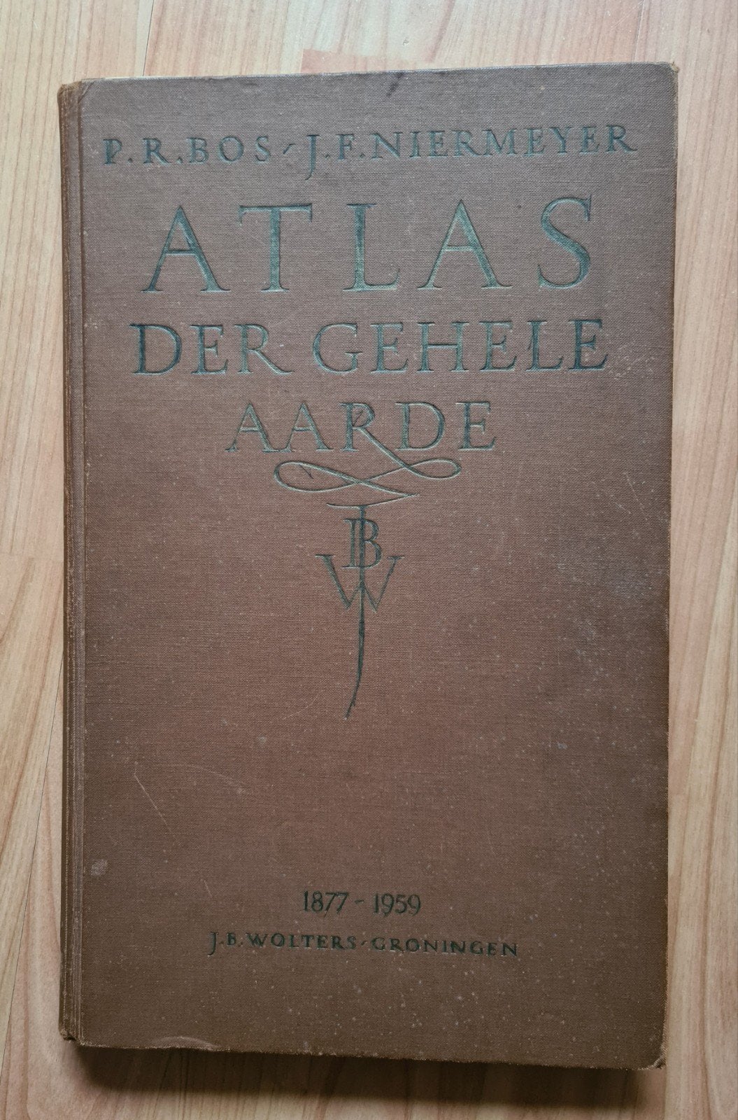 Bos-Niermeyer atlas der Gehele Aarde 1959, Boeken, Atlassen en Landkaarten, Gelezen, Bosatlas, Ophalen of Verzenden, 1800 tot 2000