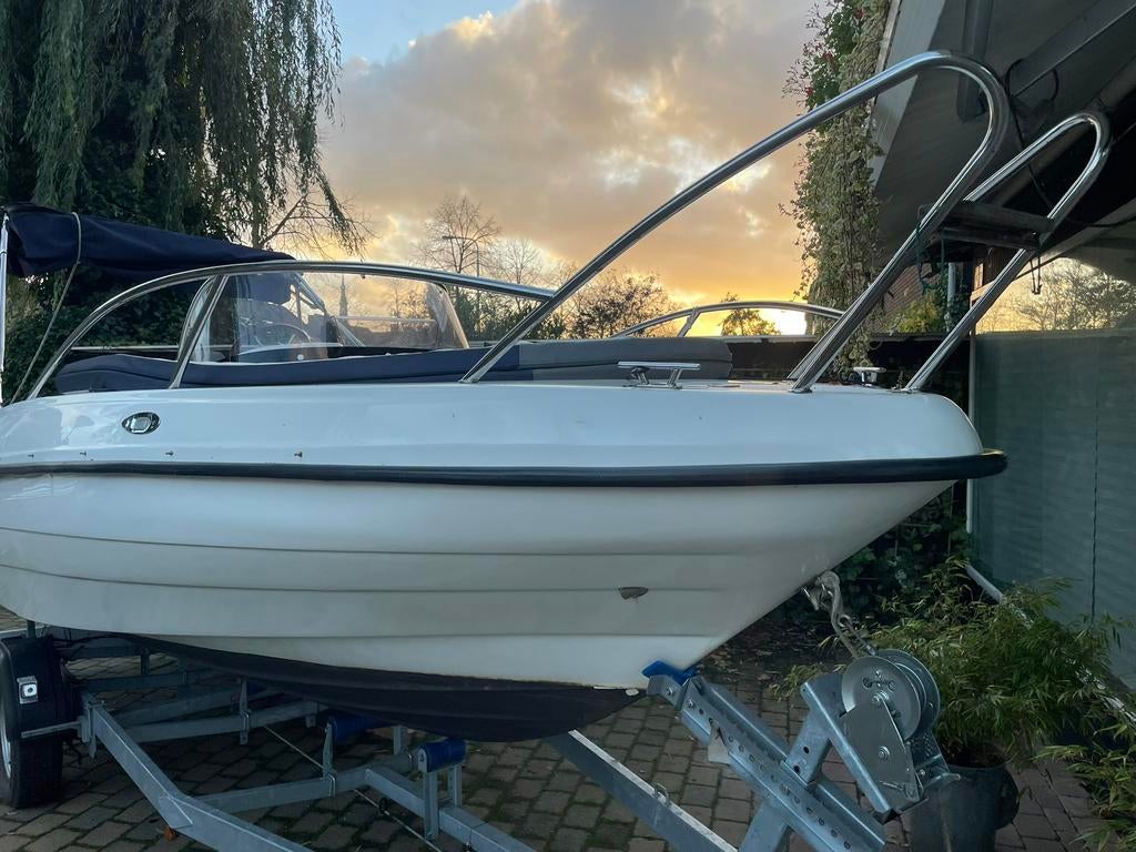 Prachtige nog nieuwe boot, Watersport en Boten, 50 pk of meer, Ophalen of Verzenden, Zo goed als nieuw, Tot 6 meter