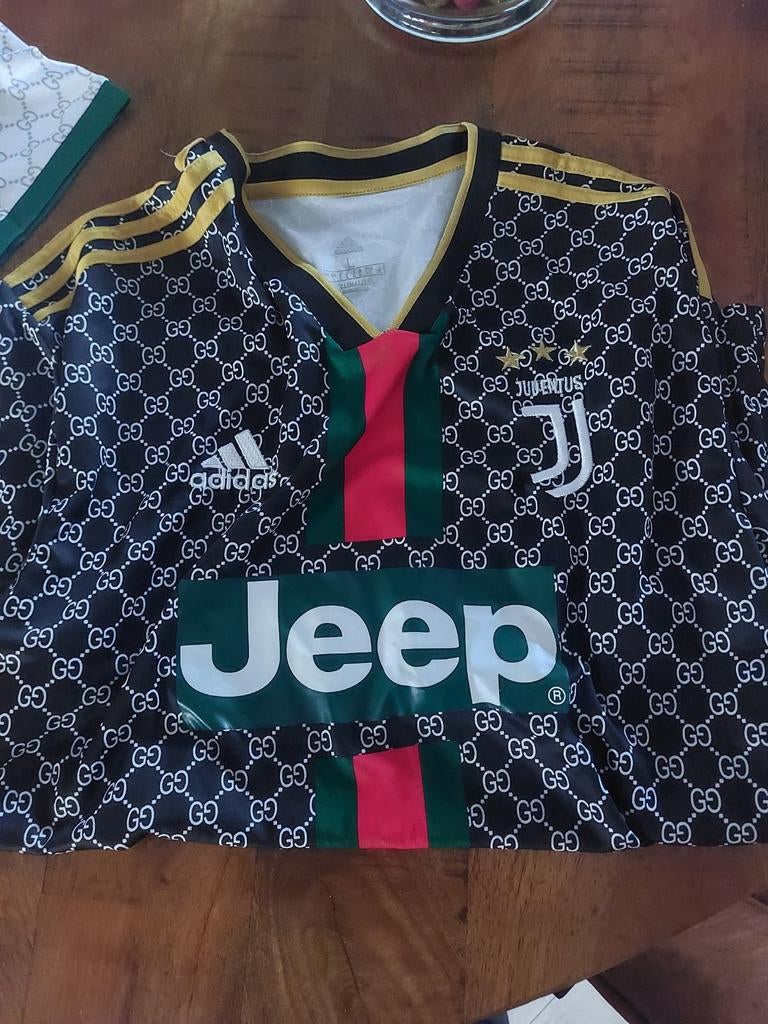 2 Juventus en Gucci T-shirts maat L, Ophalen of Verzenden
